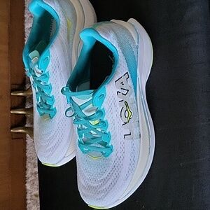 Hoka Mach X